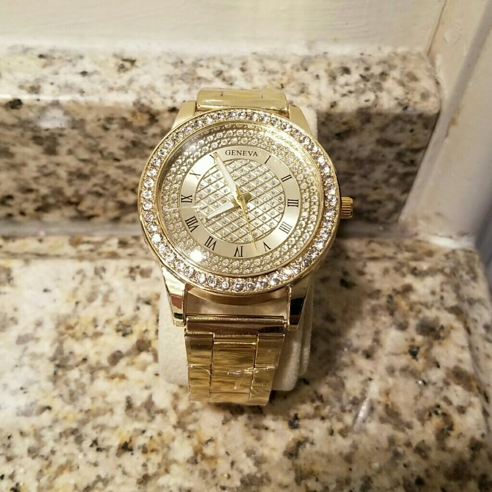 Gorgeous Celebrity-Style Crystal Watch