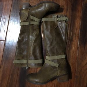 Ugg Darcie boot size 10