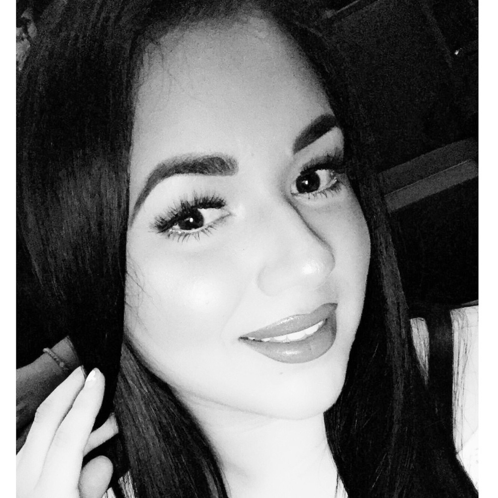 Meet your Posher, Yessenia