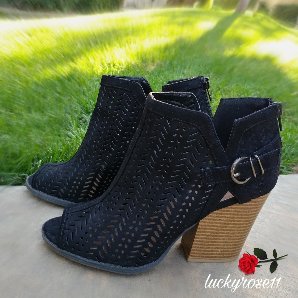 “Michelle” Black Peep Toe Ankle booties - Picture 2 of 3