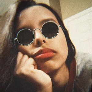 Meet your Posher, Paola