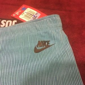 NWT Nike Capri Leggings