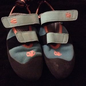 Evolve Electra rock climbing shoes