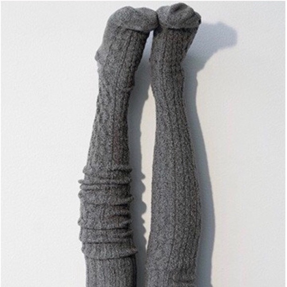 Marled Cable Thigh Highs in Charcoal - Picture 4 of 6