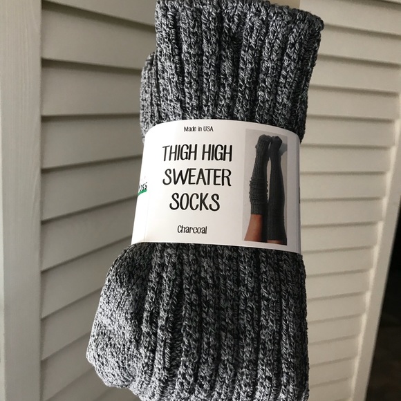 Marled Cable Thigh Highs in Charcoal - Picture 6 of 6