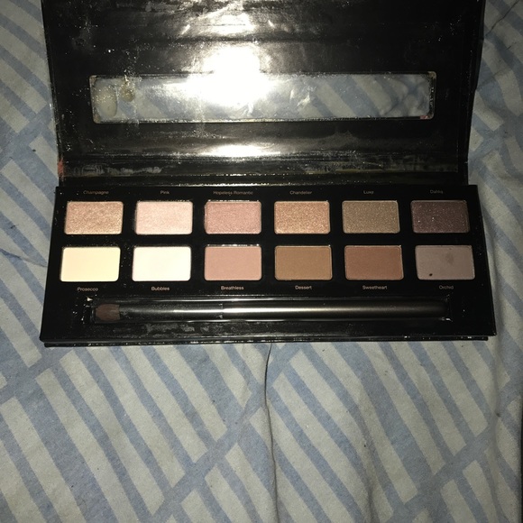 Makeup - Picture 3 of 8