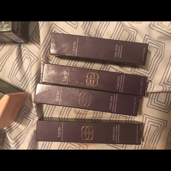 Makeup - Picture 7 of 8