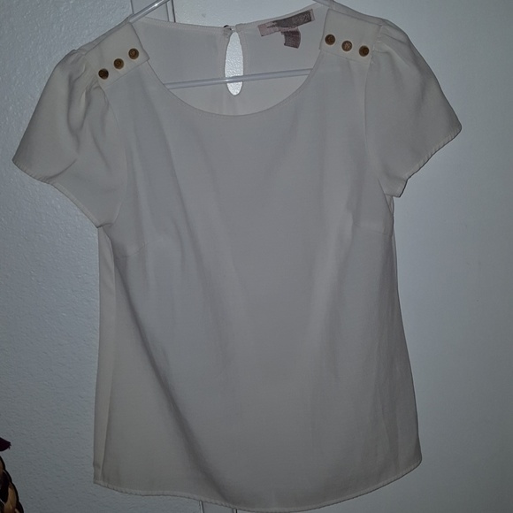 White blouse - Picture 1 of 2