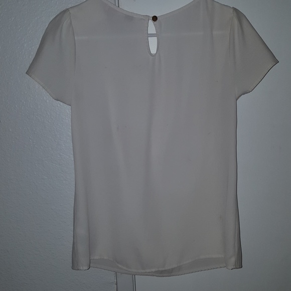 White blouse - Picture 2 of 2