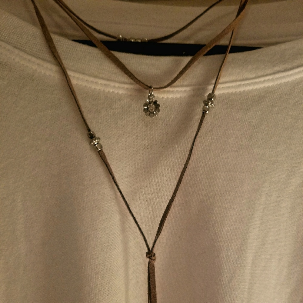 multi-layered necklace - Picture 2 of 3