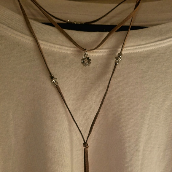 multi-layered necklace - Picture 2 of 3