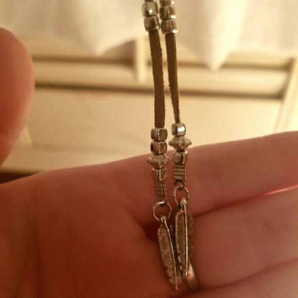 multi-layered necklace - Picture 3 of 3