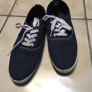ETC Low Top Sneakers