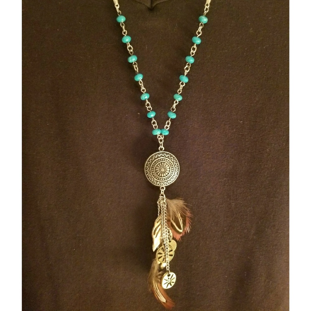 pendant necklace