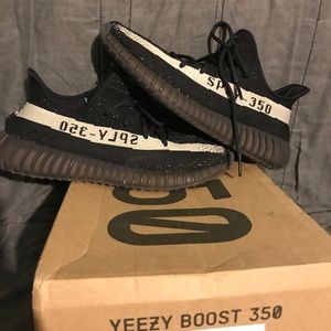 Yeezys boost 350 v2