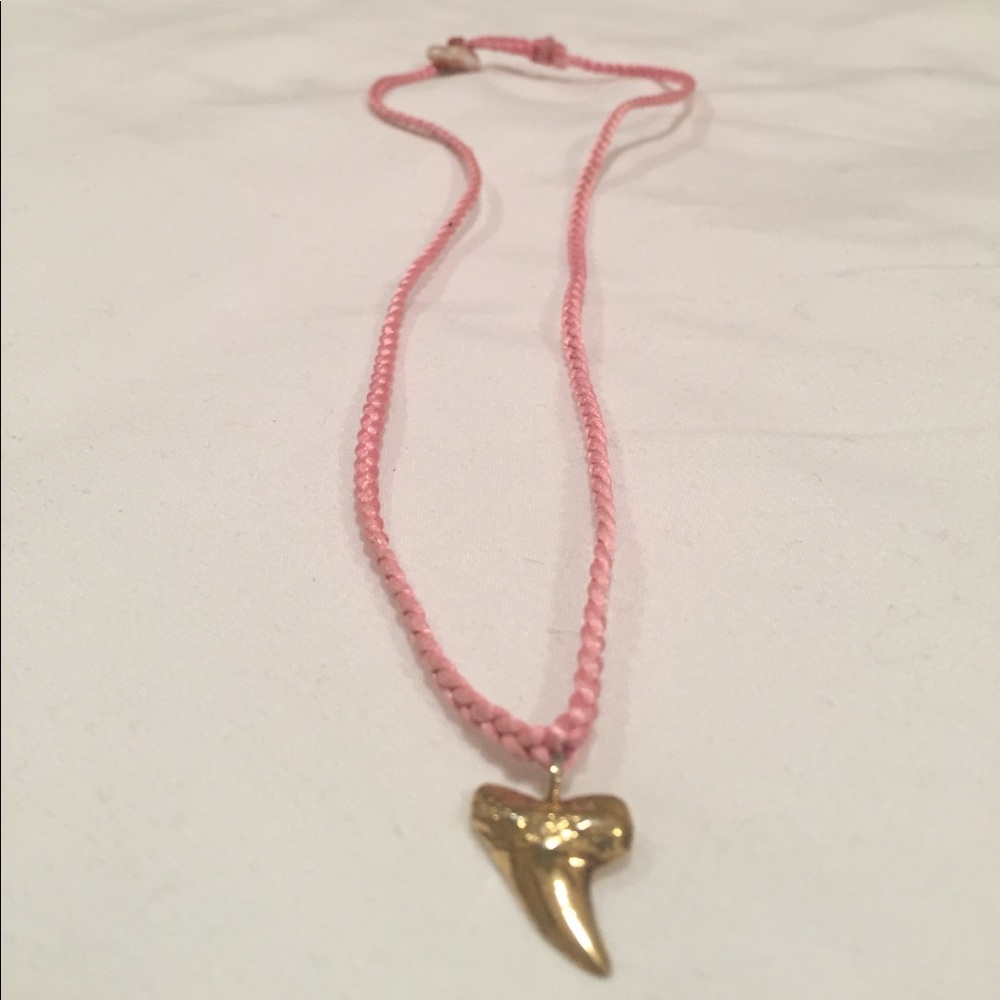 GOLD SHARK TOOTH NECKLACE