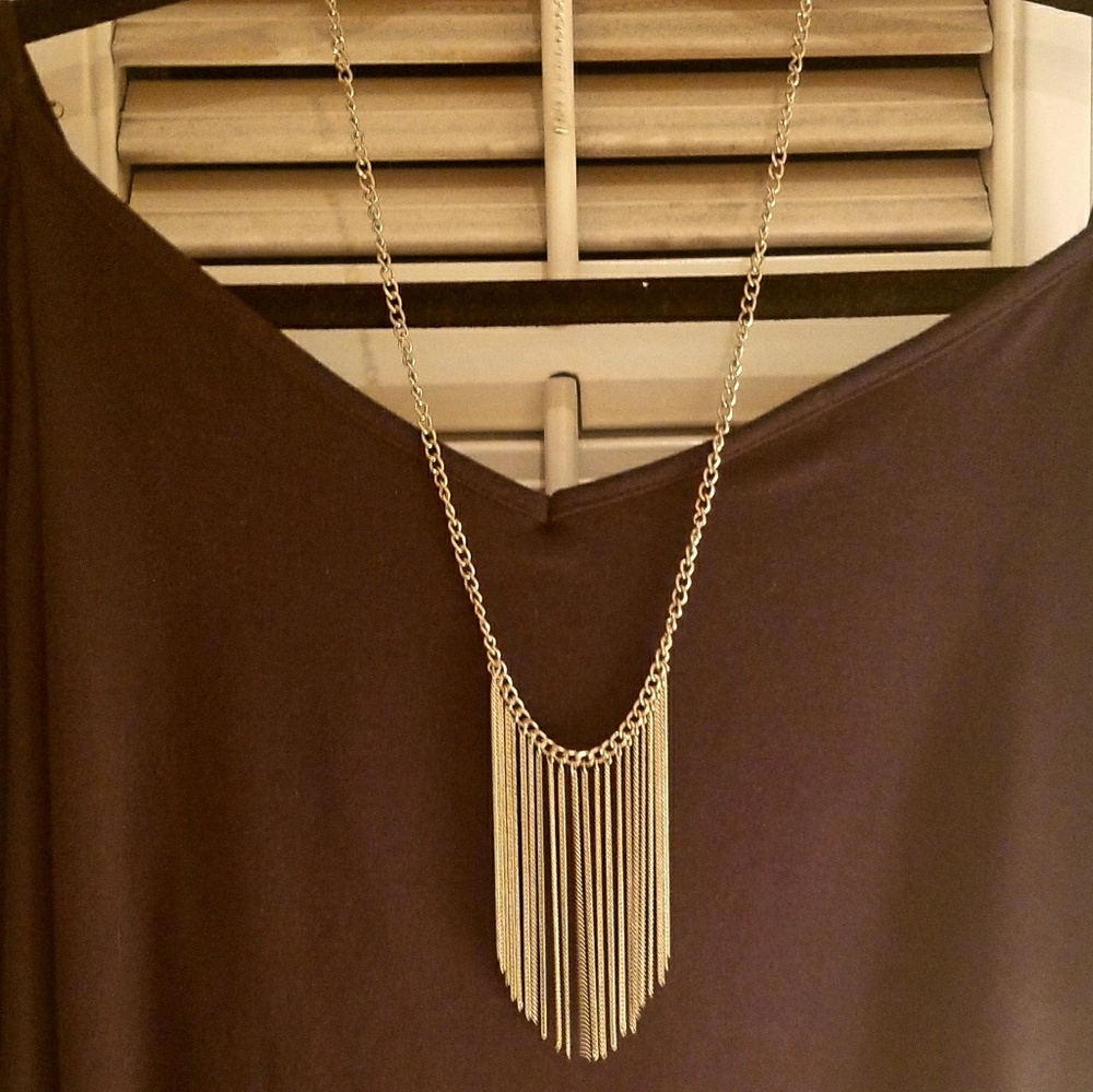 pendant necklace