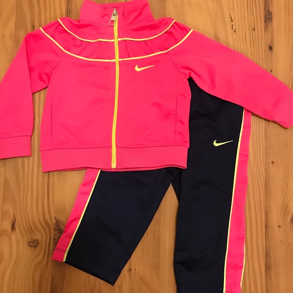 jogger sets nike