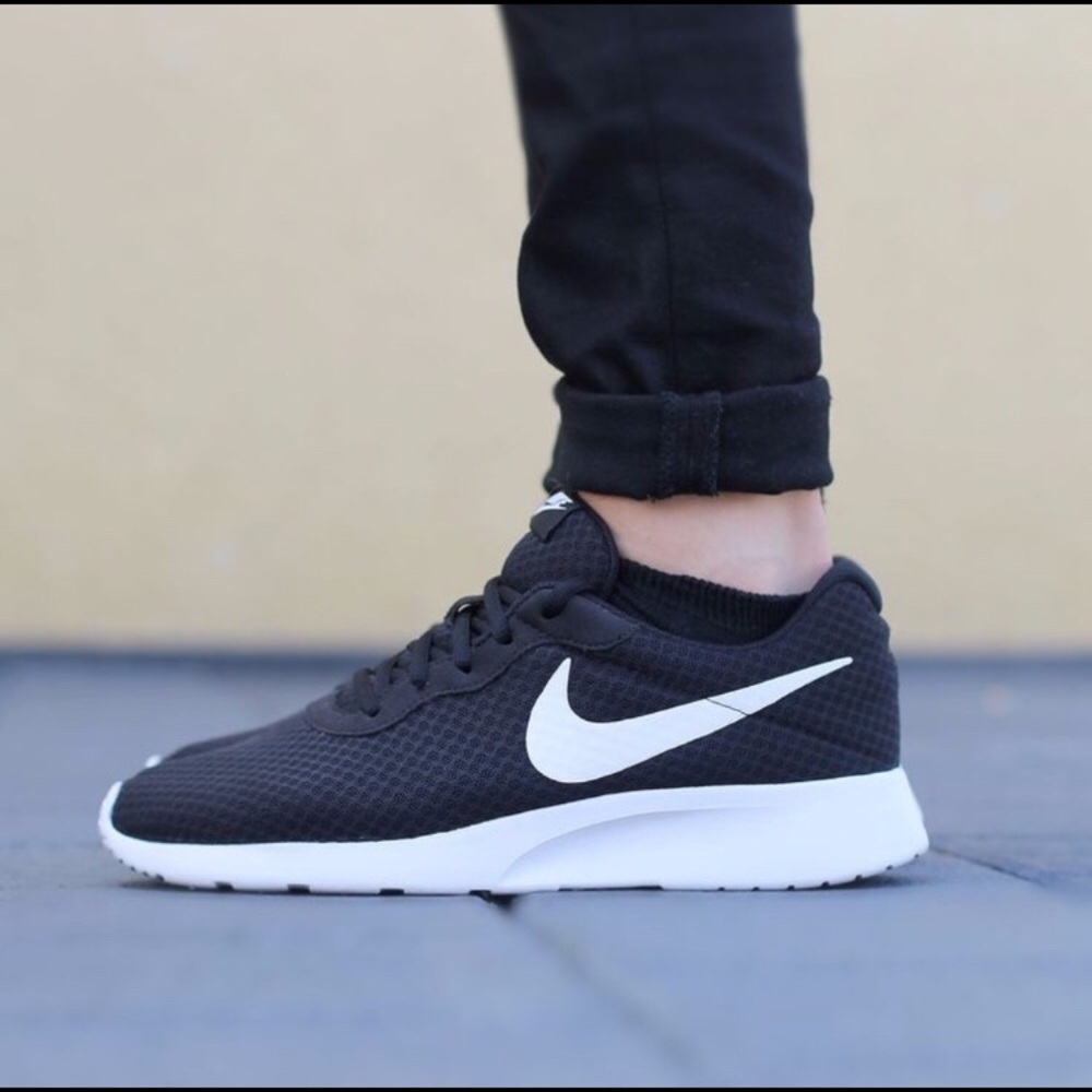Nike Tanjun - Black, Men’s 10
