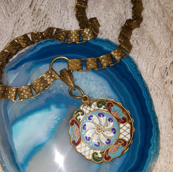 VINTAGE Jewelry - AUTHENTIC VINTAGE Chunky Chain Pendant Necklace VINTAGE Jewelry - AUTHENTIC VINTAGE Chunky Chain Pendant Necklace