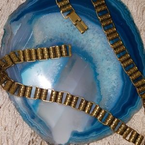 VINTAGE Jewelry - AUTHENTIC VINTAGE Chunky Chain Pendant Necklace VINTAGE Jewelry - AUTHENTIC VINTAGE Chunky Chain Pendant Necklace