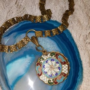 VINTAGE Jewelry - AUTHENTIC VINTAGE Chunky Chain Pendant Necklace VINTAGE Jewelry - AUTHENTIC VINTAGE Chunky Chain Pendant Necklace
