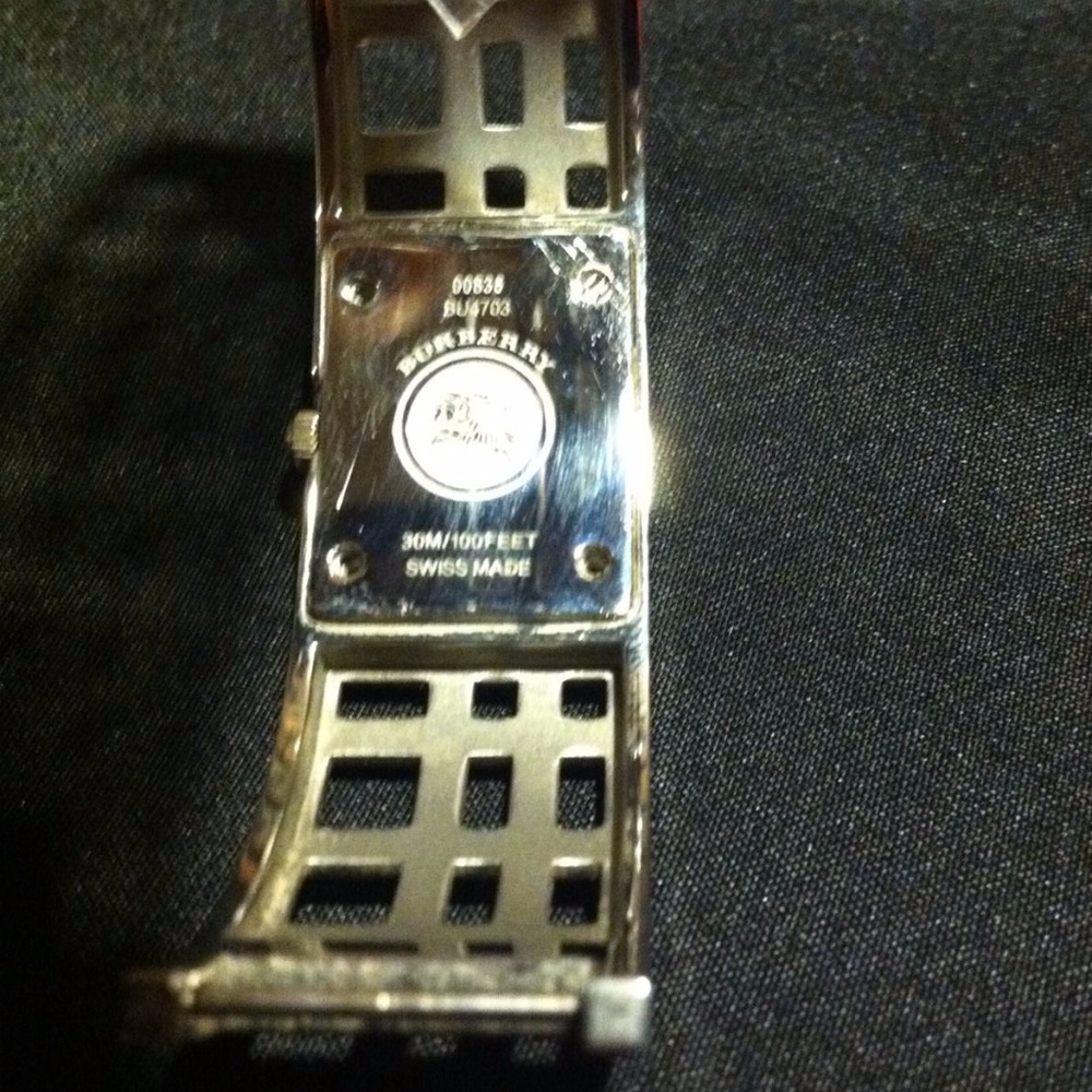 BURBERRY ELEGANT LADIES WATCH - Picture 4 of 7