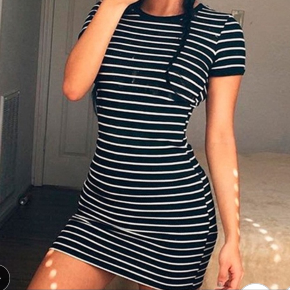 🆕 Short Sleeve Striped Crew Neck Mini Dress NWT