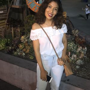 Meet your Posher, Lesli