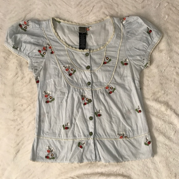 🌸Lady Bugs and Flowers Top 🐞 - Picture 2 of 5