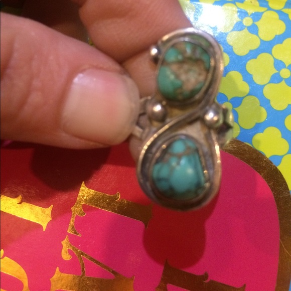 SALE Antique Silver & Montana Turquoise Ring - Picture 6 of 8