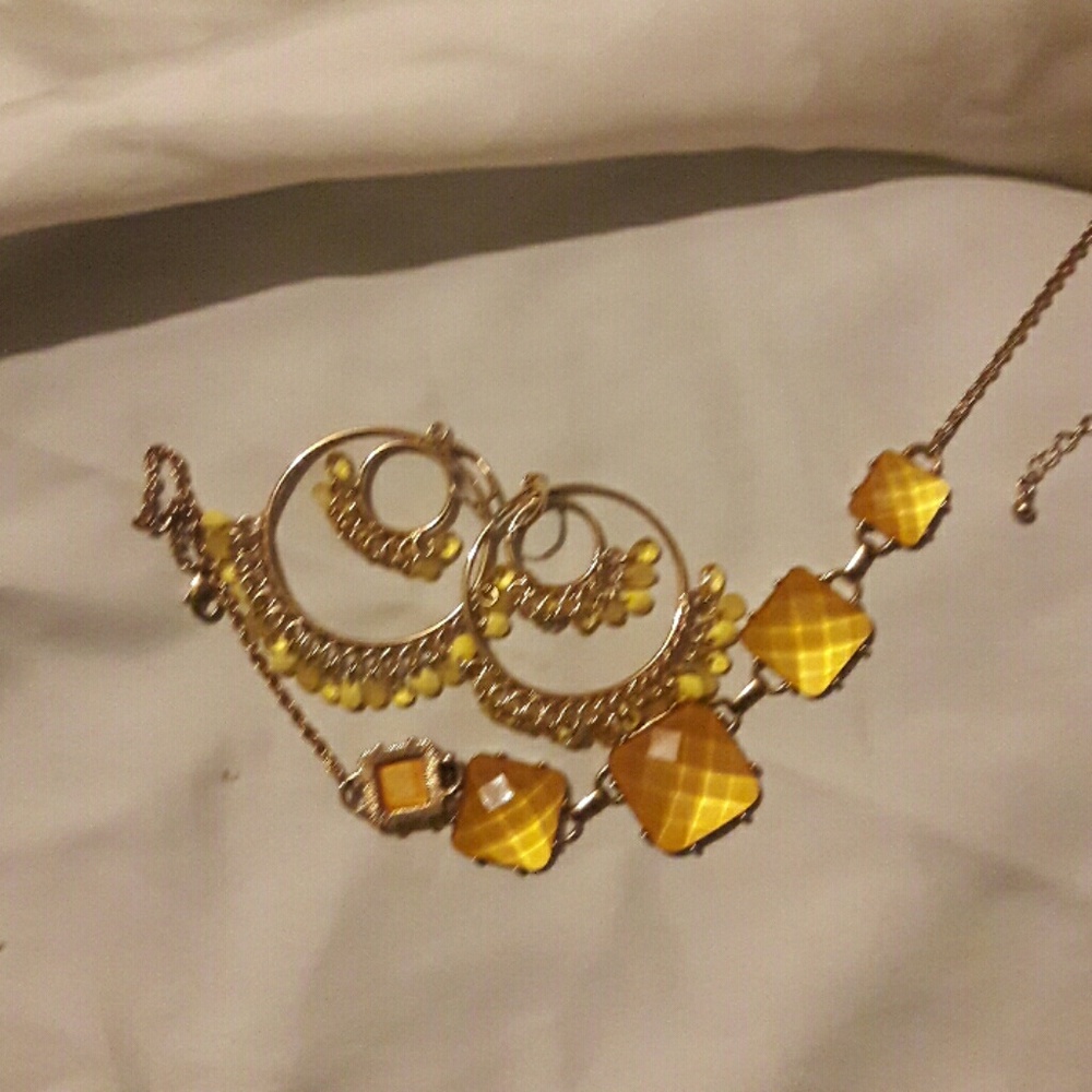 Set necklaces and earrings
