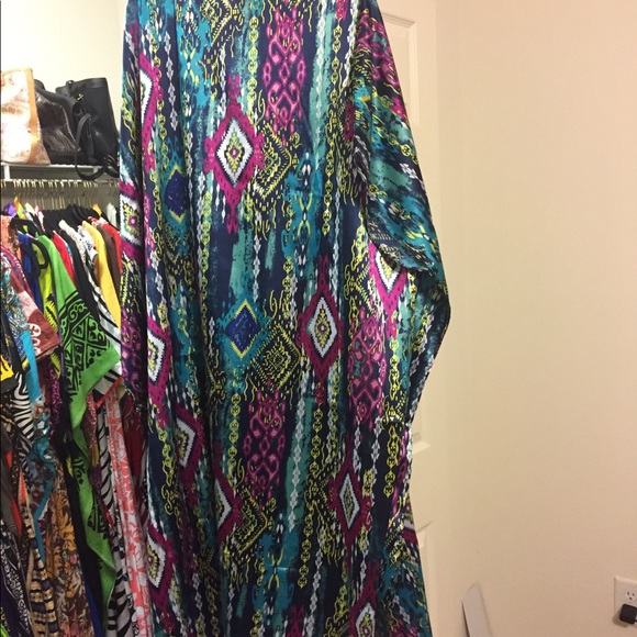 TRUE TO SIZE Prismatic Print Silky Long Caftan - Picture 2 of 4