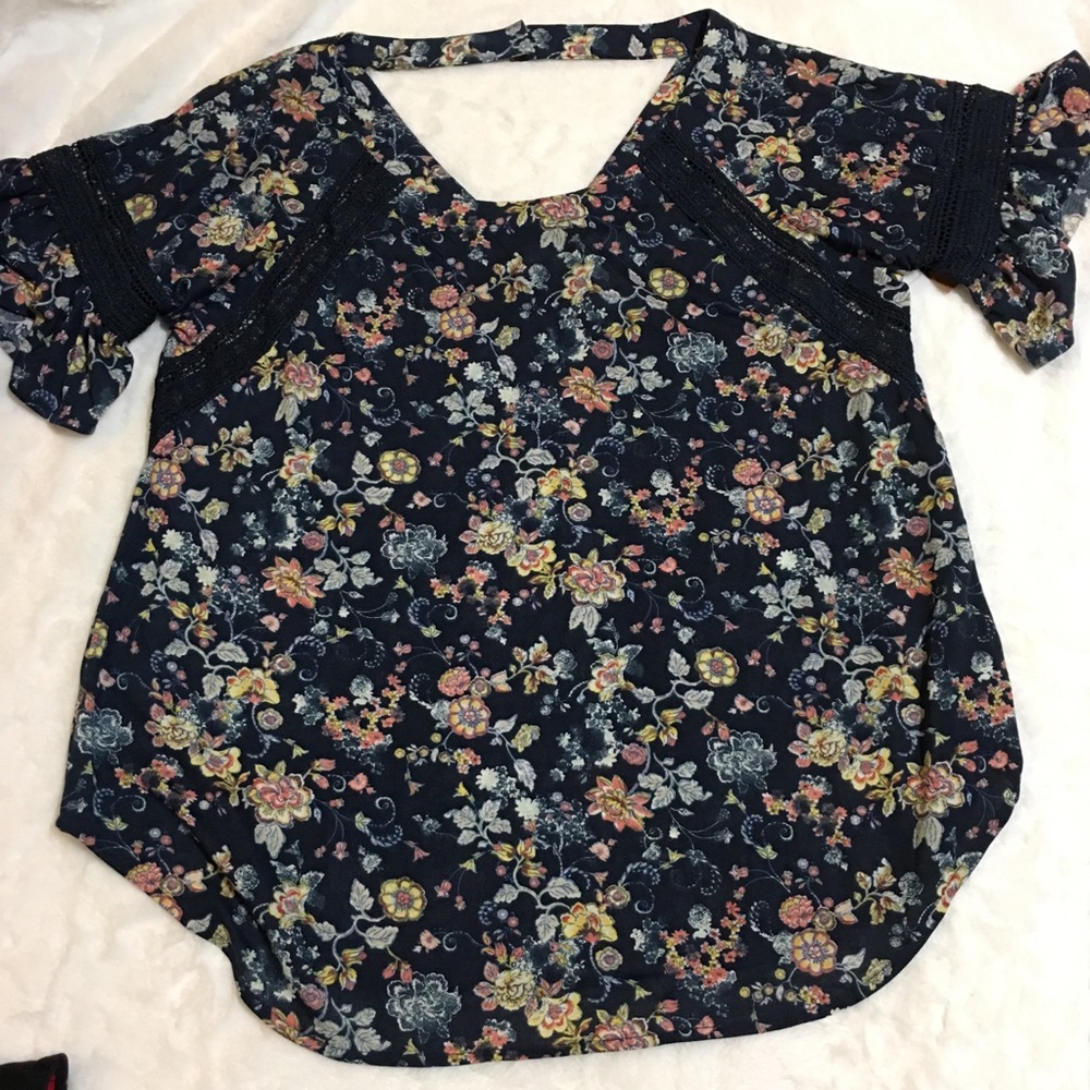 NWT Eden & Olivia floral top size 1X