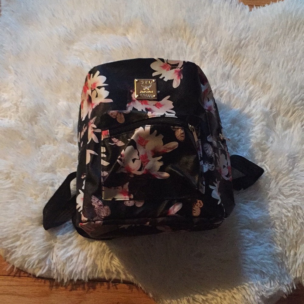 NEW DESIGN 🎉HP 🎉  Mini Backpack 🎒 - Picture 4 of 5