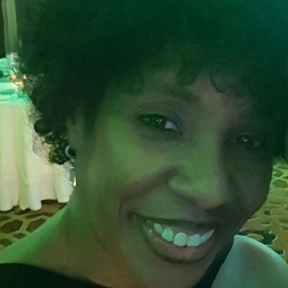 Meet your Posher, Laura - Picture 1 of 1