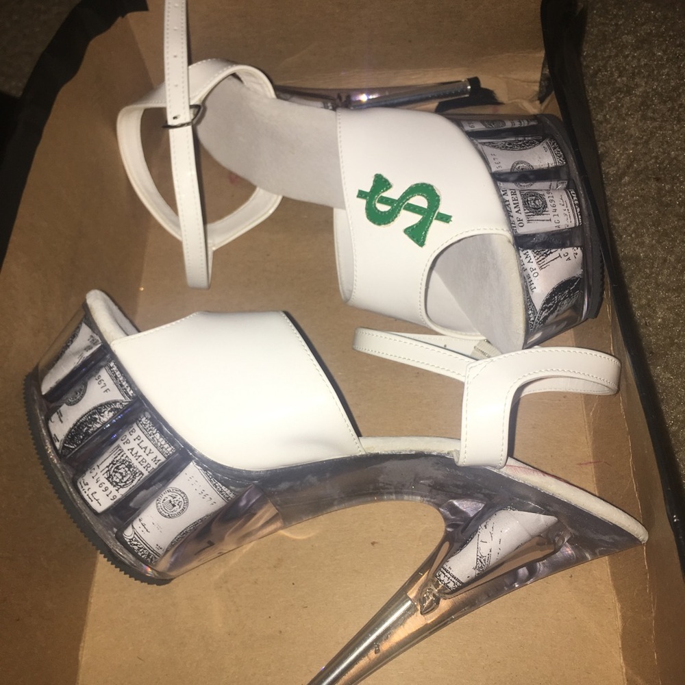 Karo's Money Heels..never worn..Size 7