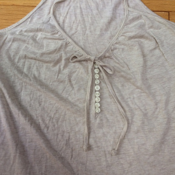 •GAP Top• - Picture 3 of 5