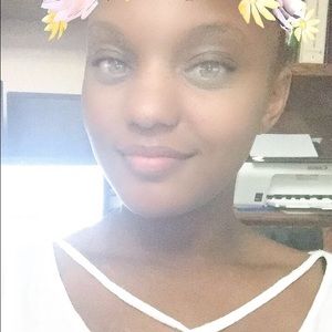 Meet your Posher, Elichia