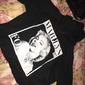 Black cropped Marilyn forever hoodie.