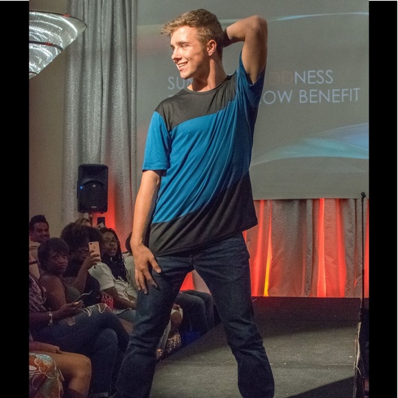 T shirt - Picture 3 of 4