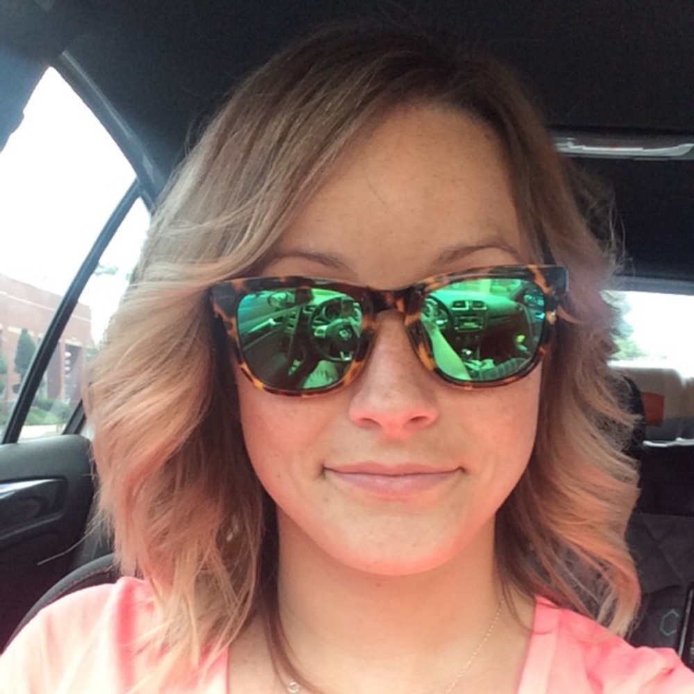 Meet your Posher, Casey