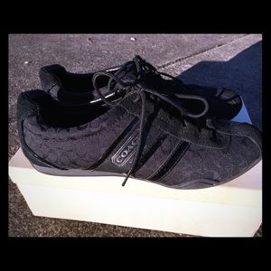 Coach Women’s Black Shoes Size 9-Great Condition