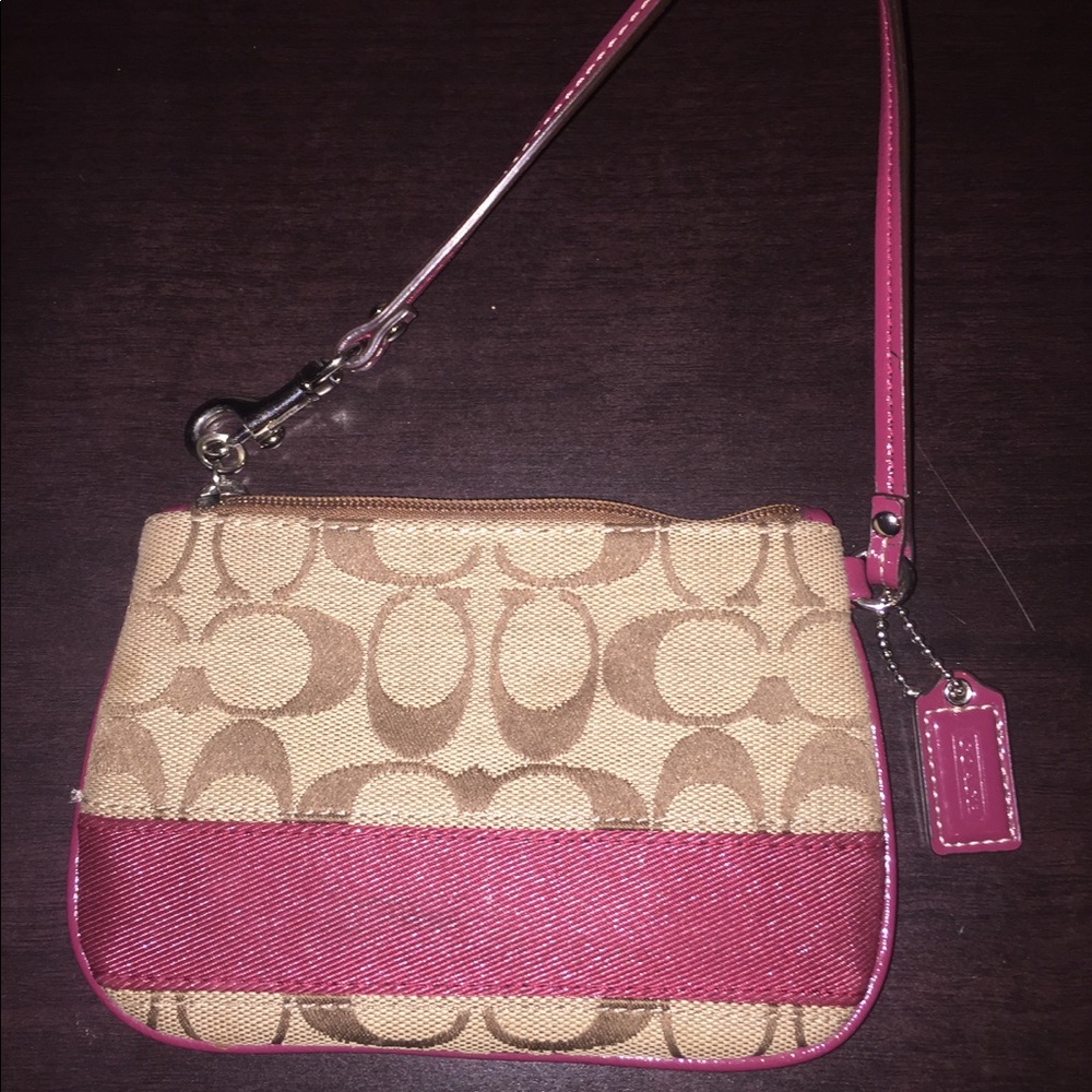 NWOT Coach wristlet