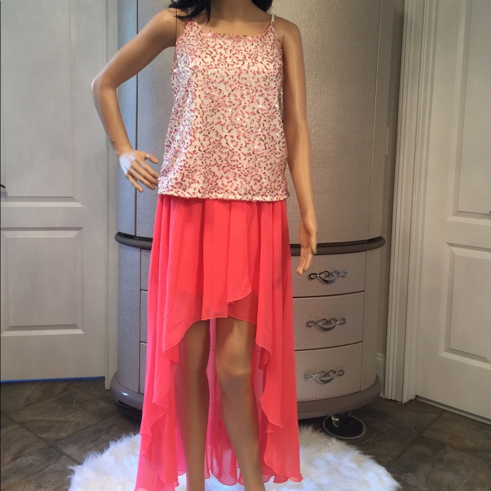 "XoXo" sequence top, “Miss Avenue" flare skirt