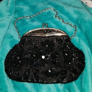 Beaded Clutch with Multi length Chains