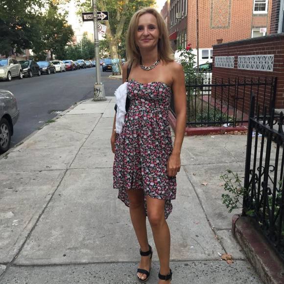 Meet your Posher, Gyongyi - Picture 1 of 1