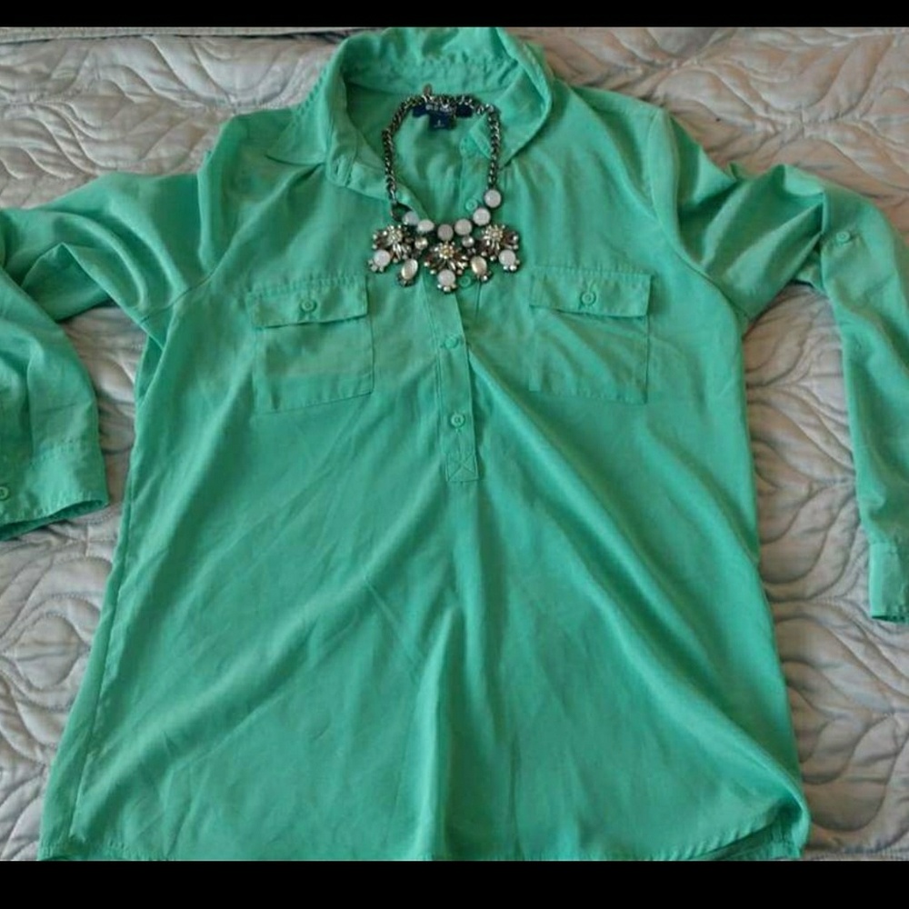 Old Navy green too size small