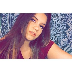 Meet your Posher, Courtney