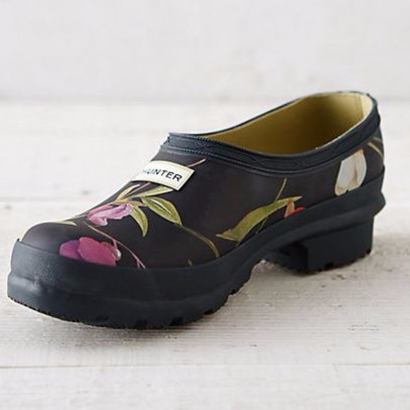 hunter floral garden clogs